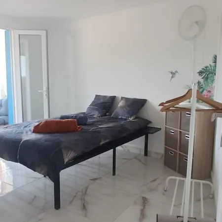 T2 Avec Vue Magnifique Апартаменты Систерон